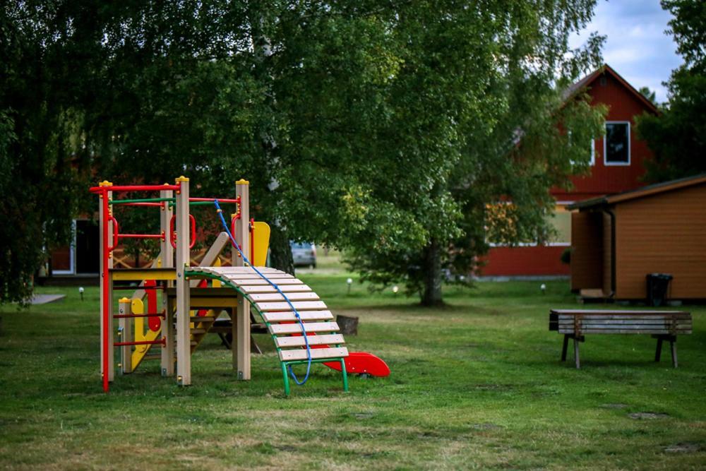 Kempings Stieres Un Majas Virtuve Upesgriva Bagian luar foto
