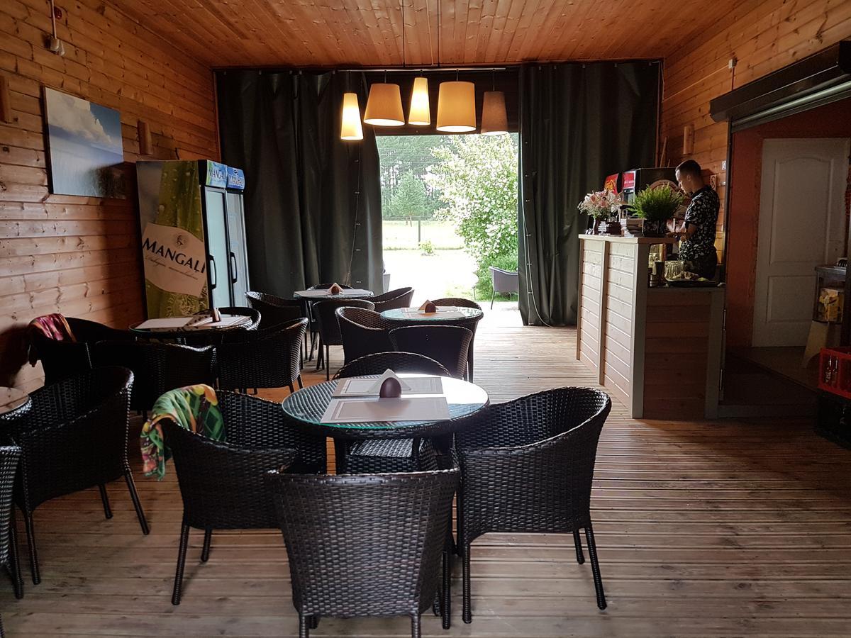 Kempings Stieres Un Majas Virtuve Upesgriva Bagian luar foto